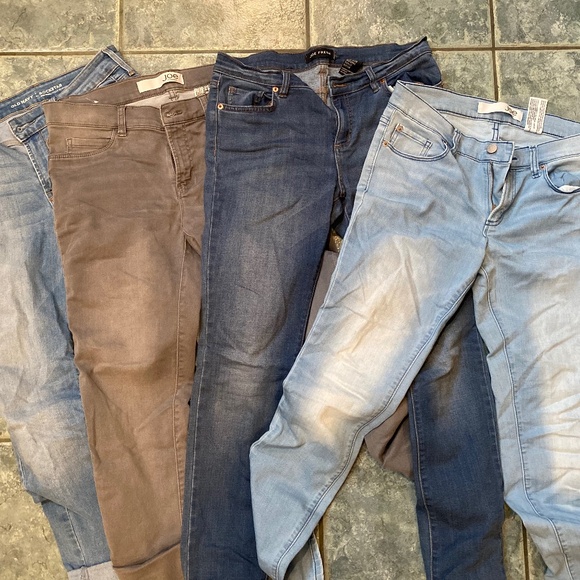 Jeasn - Picture 1 of 1